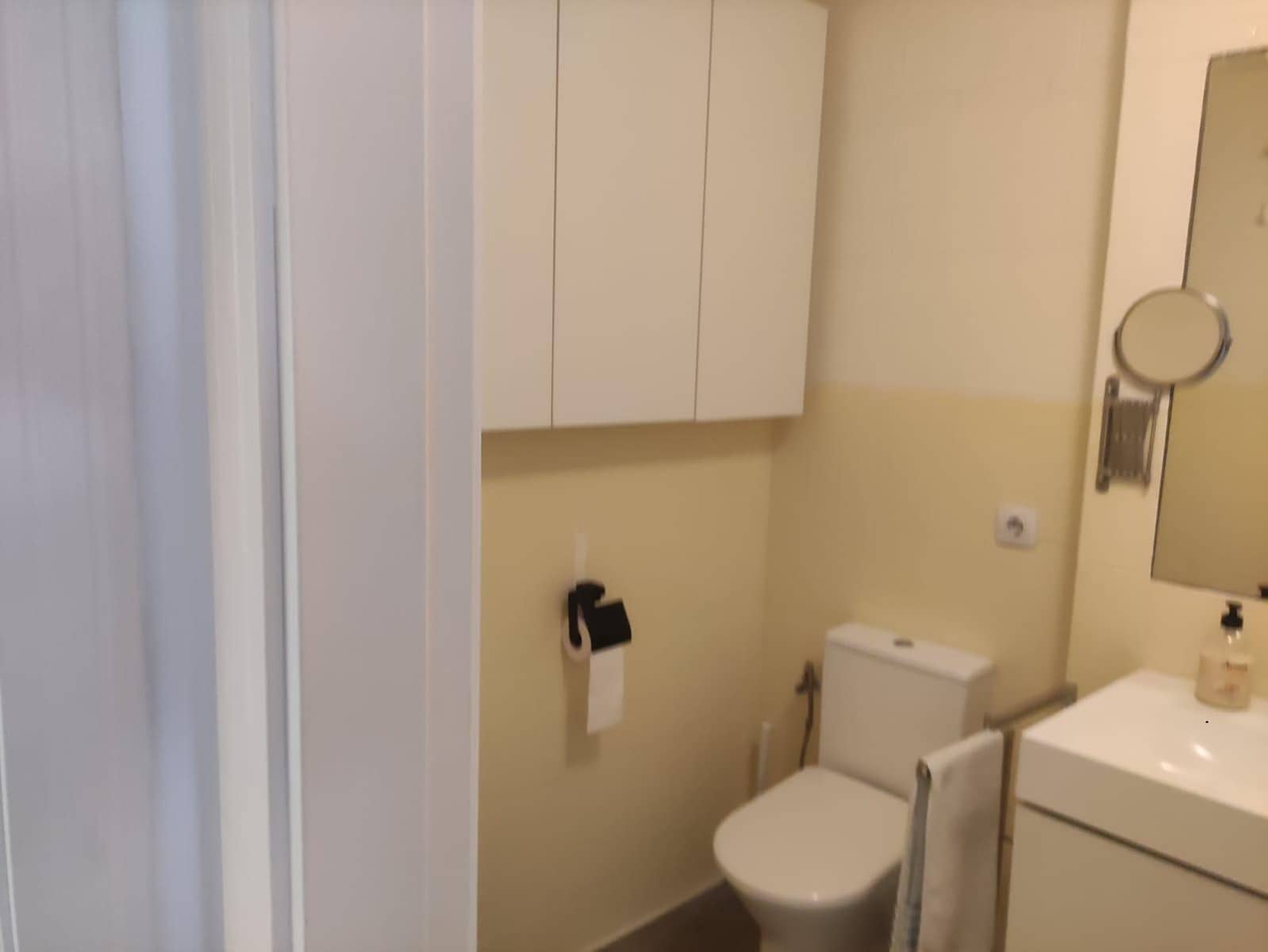 3 sypialnia Mieszkanie do wynajęcia w Miasto Sewilla z basenem garażem - 1 050 € (Ref: 8696316)