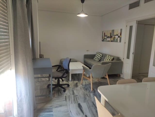 3 sypialnia Mieszkanie do wynajęcia w Miasto Sewilla z basenem garażem - 1 050 € (Ref: 8696316)