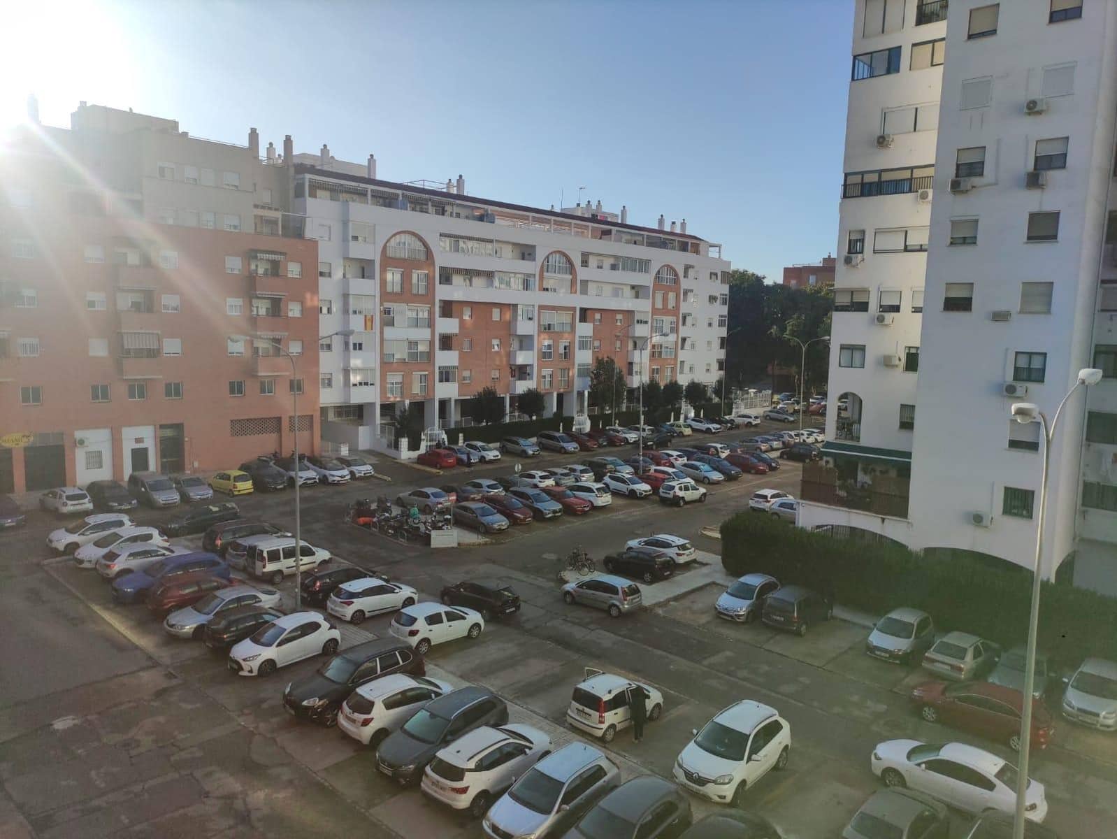 3 sypialnia Mieszkanie do wynajęcia w Miasto Sewilla z basenem garażem - 1 050 € (Ref: 8696316)