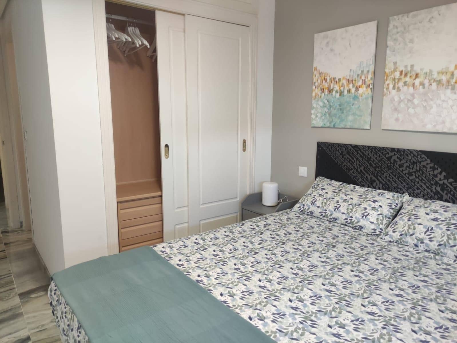 3 sypialnia Mieszkanie do wynajęcia w Miasto Sewilla z basenem garażem - 1 050 € (Ref: 8696316)