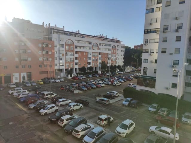 3 sypialnia Mieszkanie do wynajęcia w Miasto Sewilla z basenem garażem - 1 050 € (Ref: 8696316)