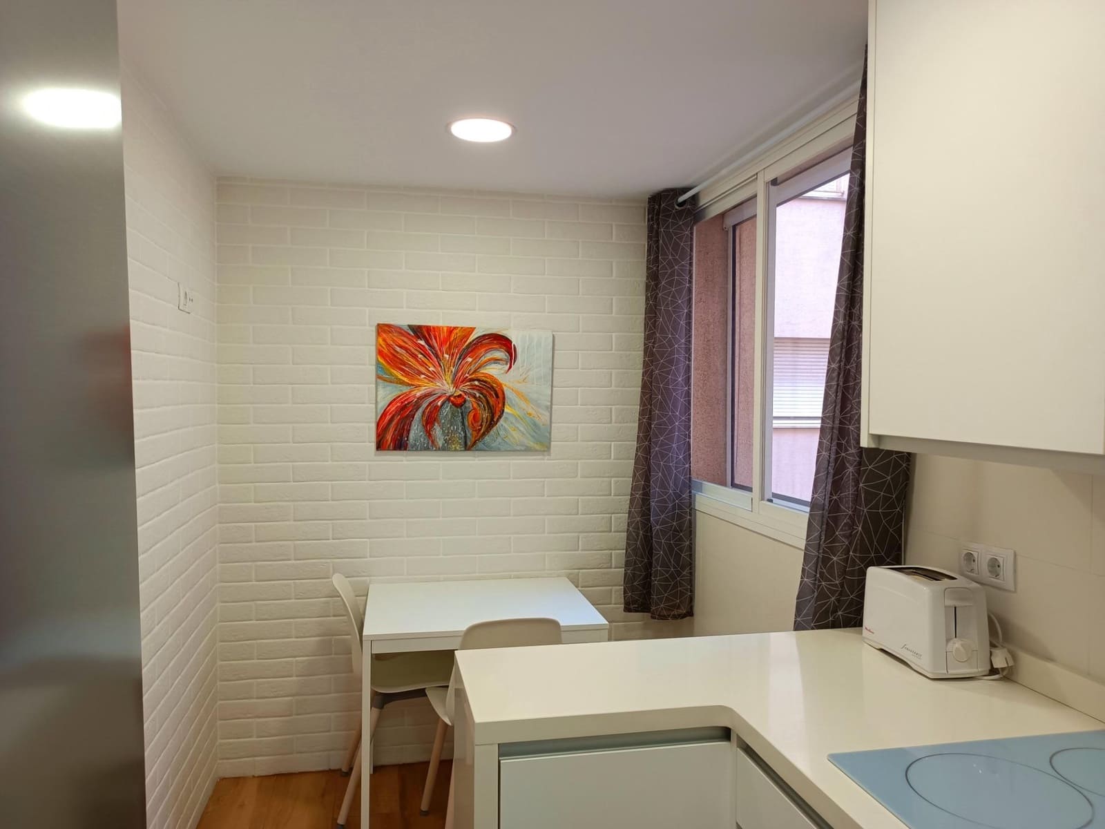 3 sypialnia Mieszkanie do wynajęcia w Miasto Sewilla z basenem garażem - 1 050 € (Ref: 8696316)