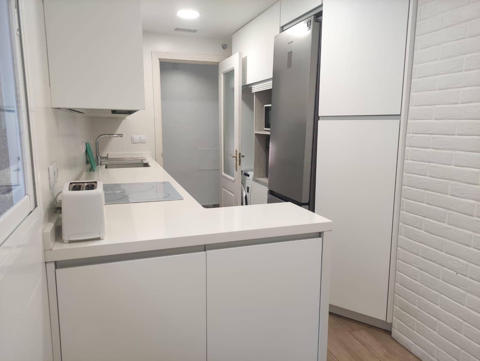 3 sypialnia Mieszkanie do wynajęcia w Miasto Sewilla z basenem garażem - 1 050 € (Ref: 8696316)