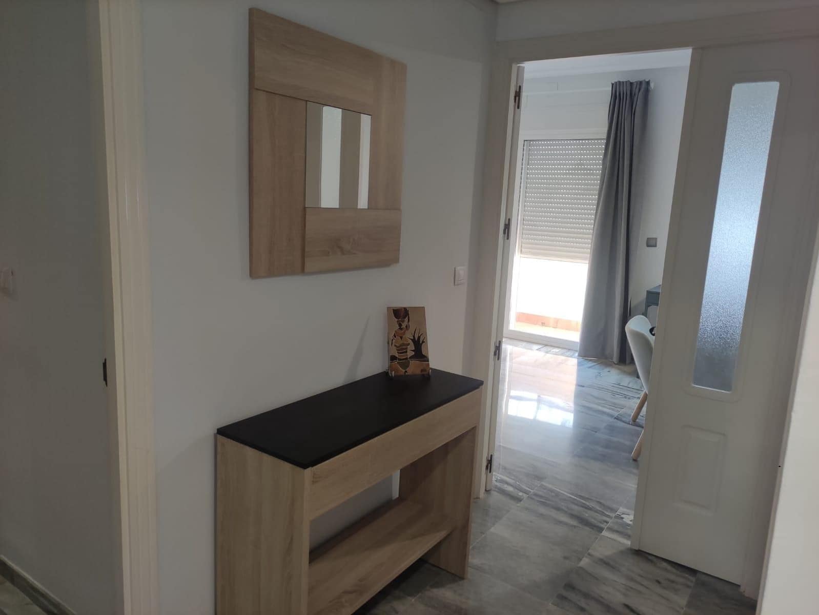 3 sypialnia Mieszkanie do wynajęcia w Miasto Sewilla z basenem garażem - 1 050 € (Ref: 8696316)