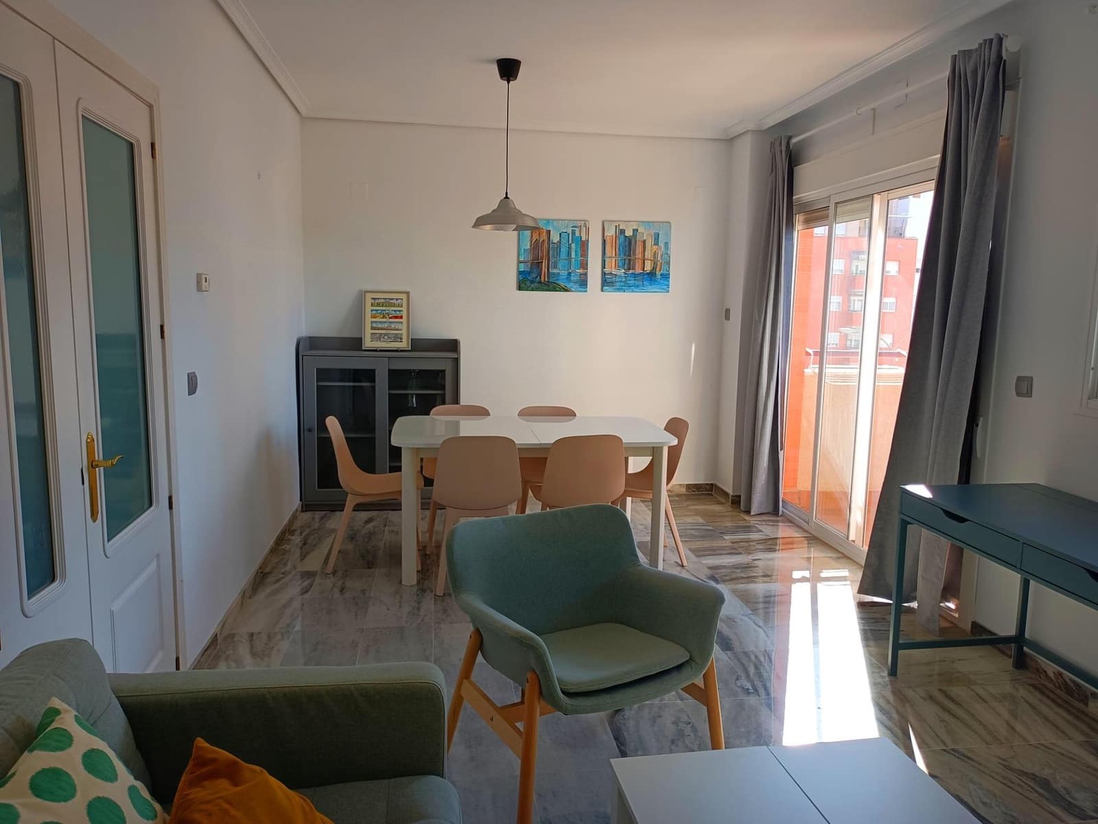 3 sypialnia Mieszkanie do wynajęcia w Miasto Sewilla z basenem garażem - 1 050 € (Ref: 8696316)