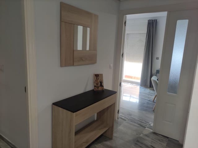 3 slaapkamer Flat te huur in Sevilla stad met zwembad garage - € 1.050 (Ref: 8696316)