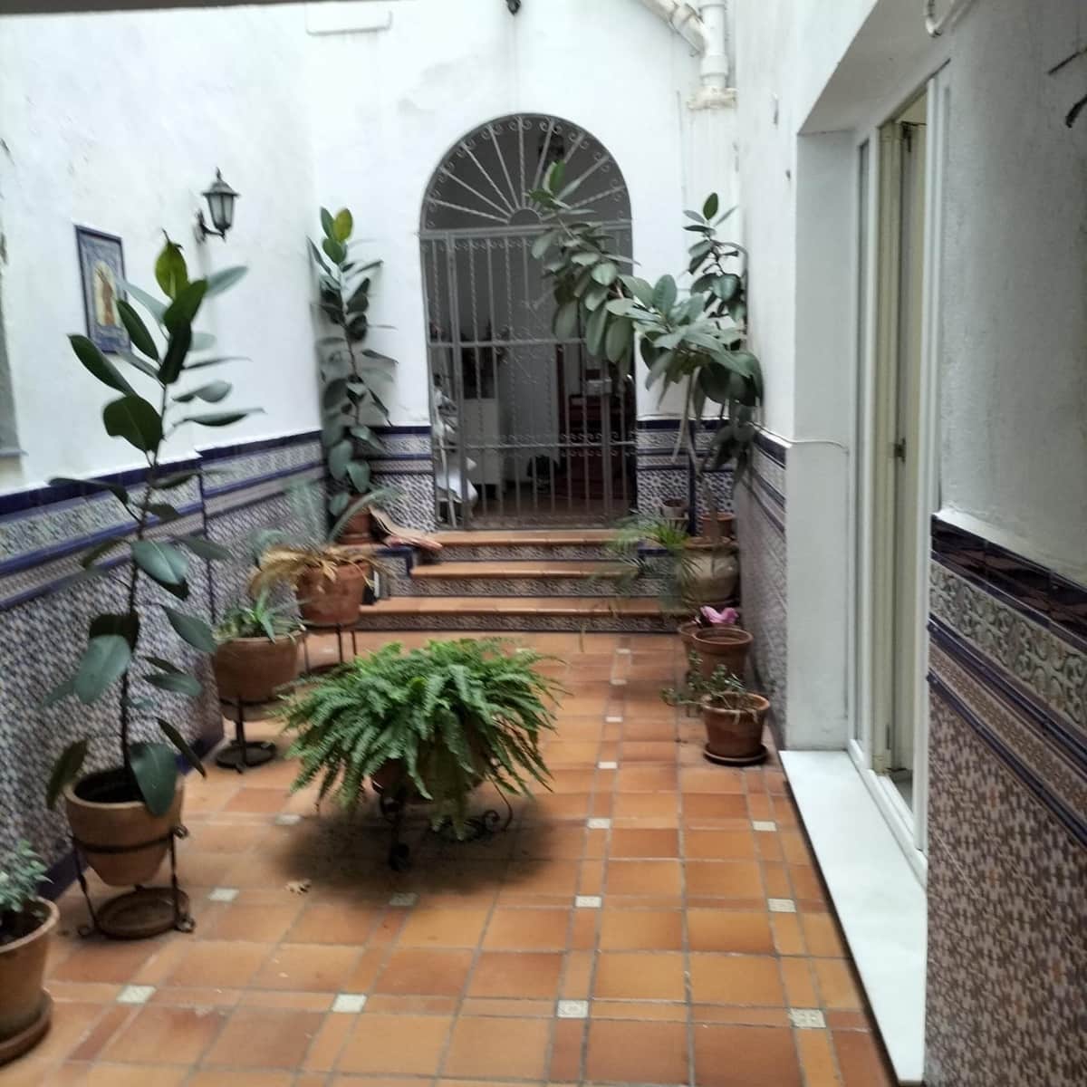 Local Commercial à louer à Seville ville - 900 € (Ref: 8704038)