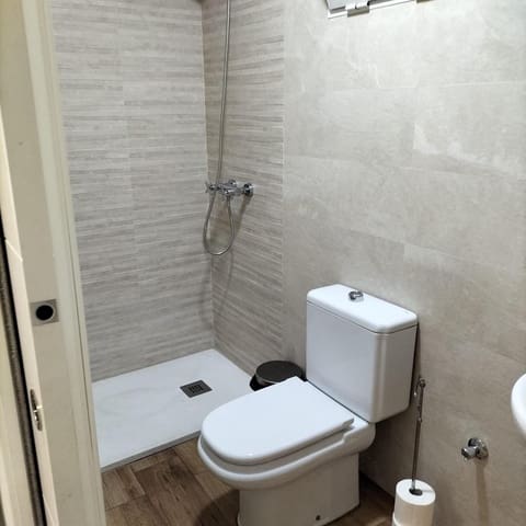 Kommersiell att hyra i Sevilla stad - 900 € (Ref: 8704038)