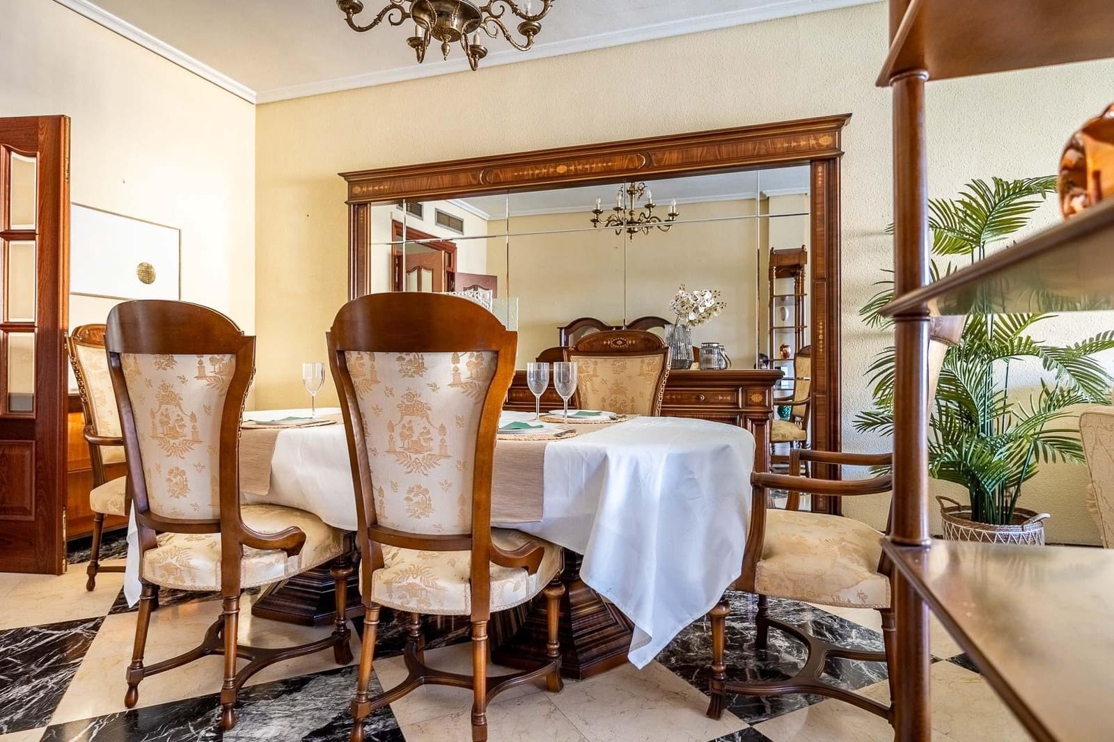 5 soverom Leilighet til salgs i Sevilla by med garasje - € 850 000 (Ref: 8704040)