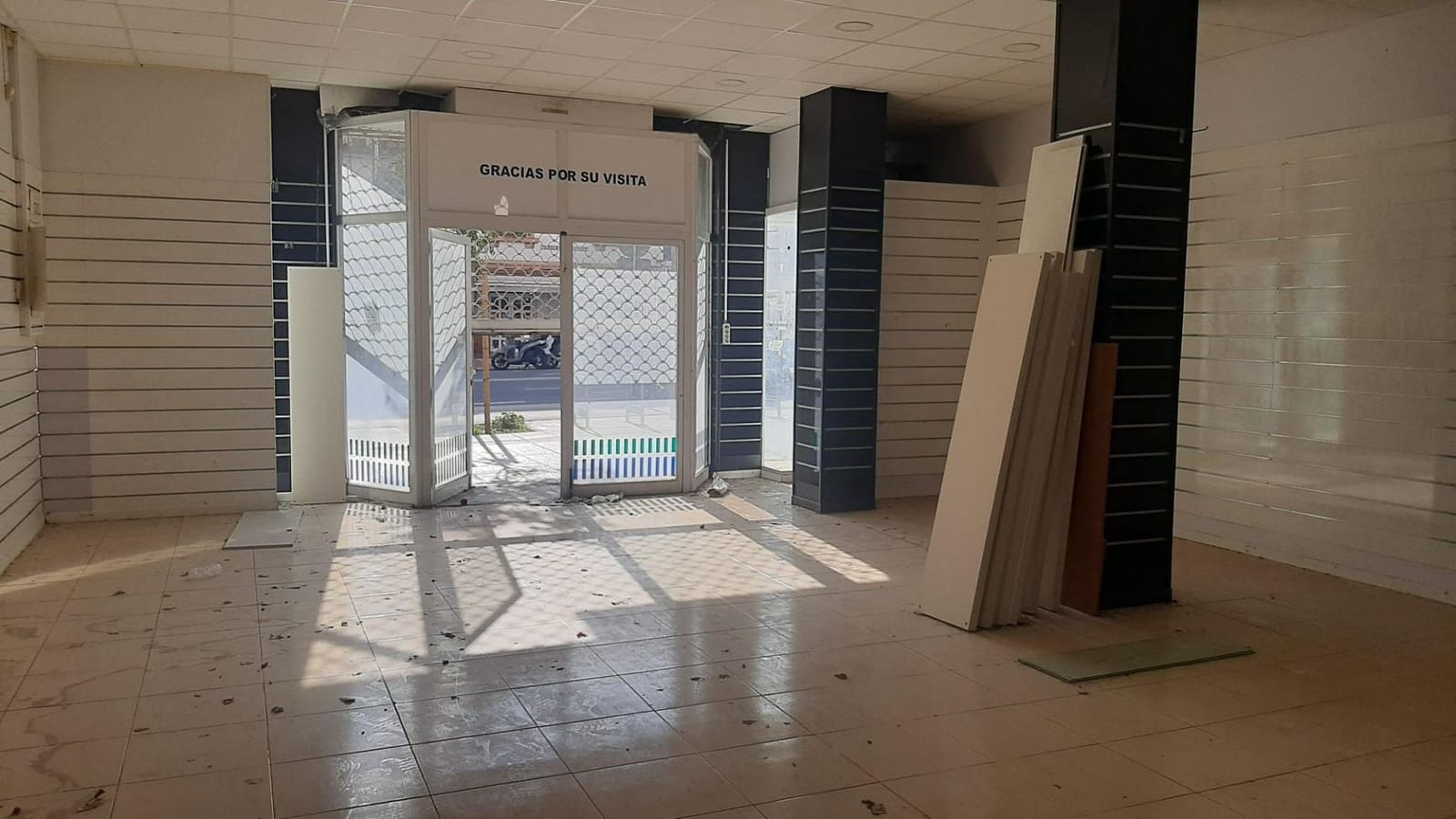 Erhverv til leje i Sevilla by - € 2.500 (Ref: 8709375)