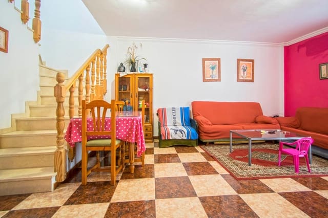 4 soverom Hus til salgs i Almonte med garasje - € 158 000 (Ref: 8727860)