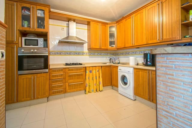 4 soverom Hus til salgs i Almonte med garasje - € 158 000 (Ref: 8727860)