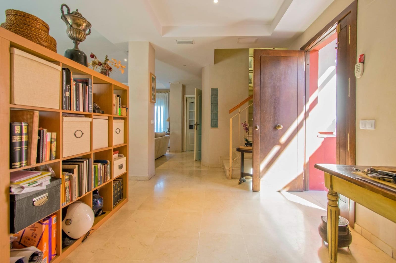 6 soveværelse Semi-Rækkehus til salg i Salteras med swimmingpool - € 319.000 (Ref: 8741600)