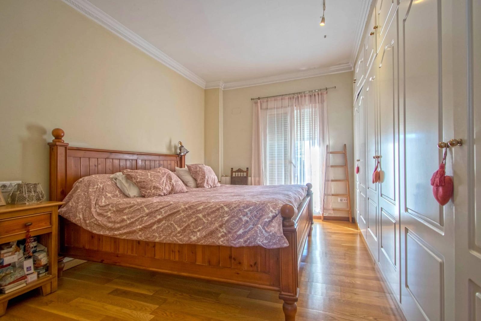 6 soveværelse Semi-Rækkehus til salg i Salteras med swimmingpool - € 319.000 (Ref: 8741600)