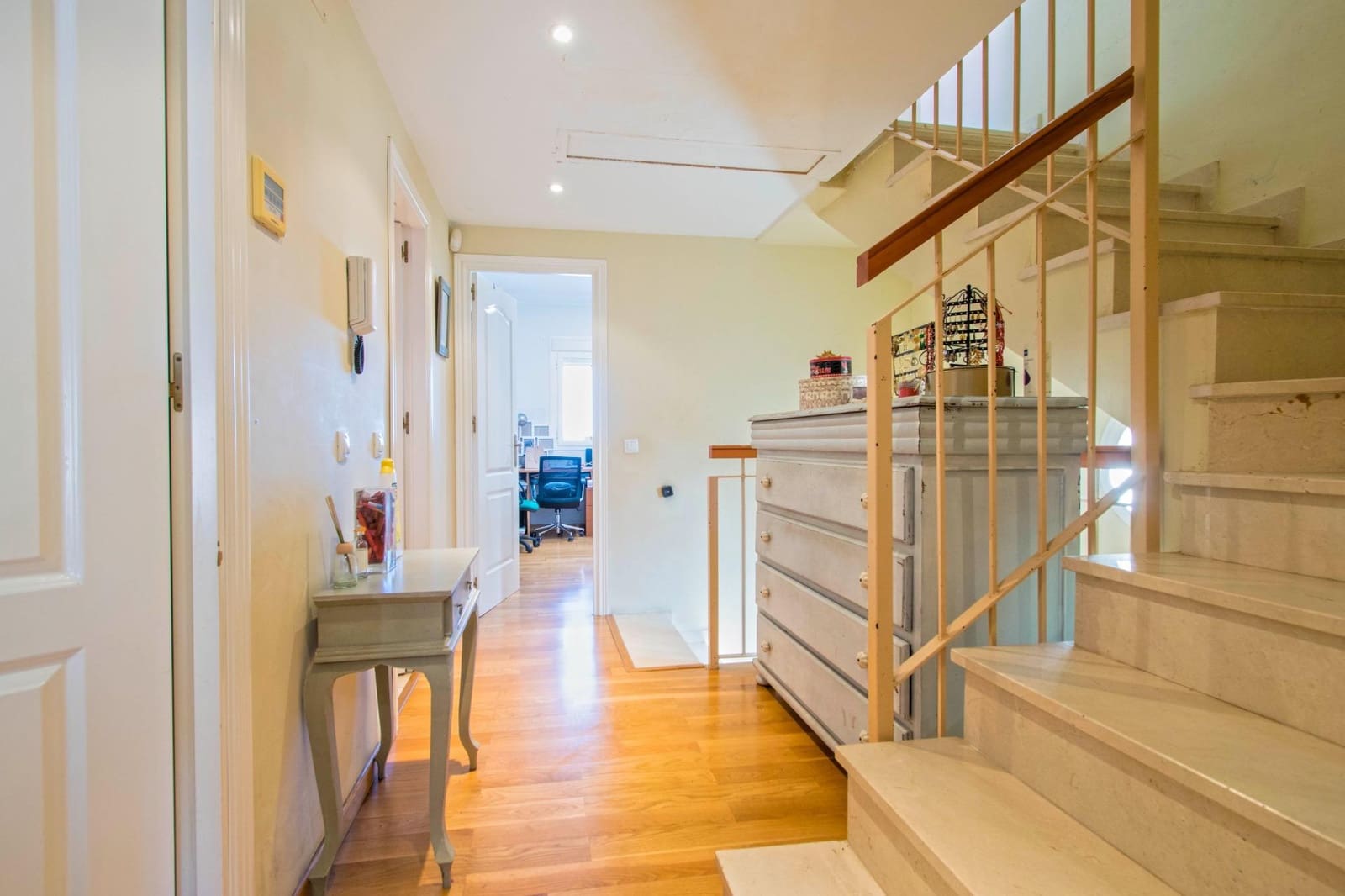 6 soveværelse Semi-Rækkehus til salg i Salteras med swimmingpool - € 319.000 (Ref: 8741600)