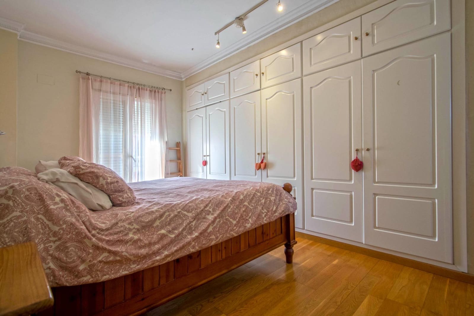 6 soveværelse Semi-Rækkehus til salg i Salteras med swimmingpool - € 319.000 (Ref: 8741600)