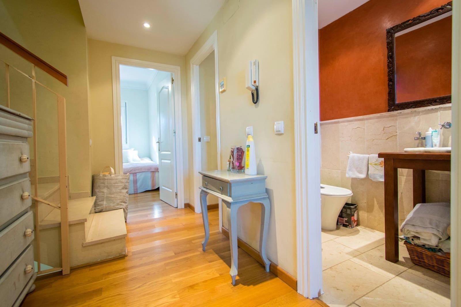 6 soveværelse Semi-Rækkehus til salg i Salteras med swimmingpool - € 319.000 (Ref: 8741600)