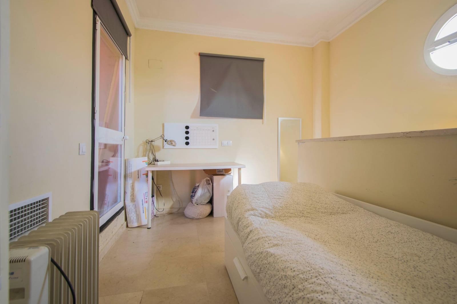 6 soveværelse Semi-Rækkehus til salg i Salteras med swimmingpool - € 319.000 (Ref: 8741600)