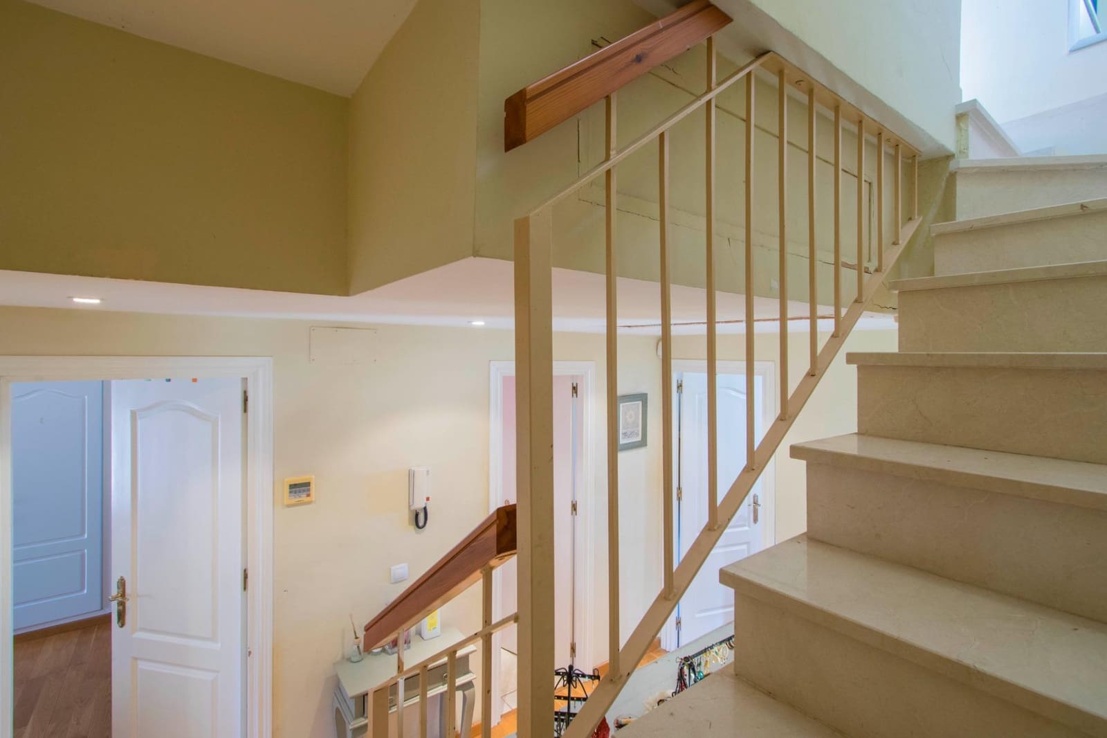 6 soveværelse Semi-Rækkehus til salg i Salteras med swimmingpool - € 319.000 (Ref: 8741600)