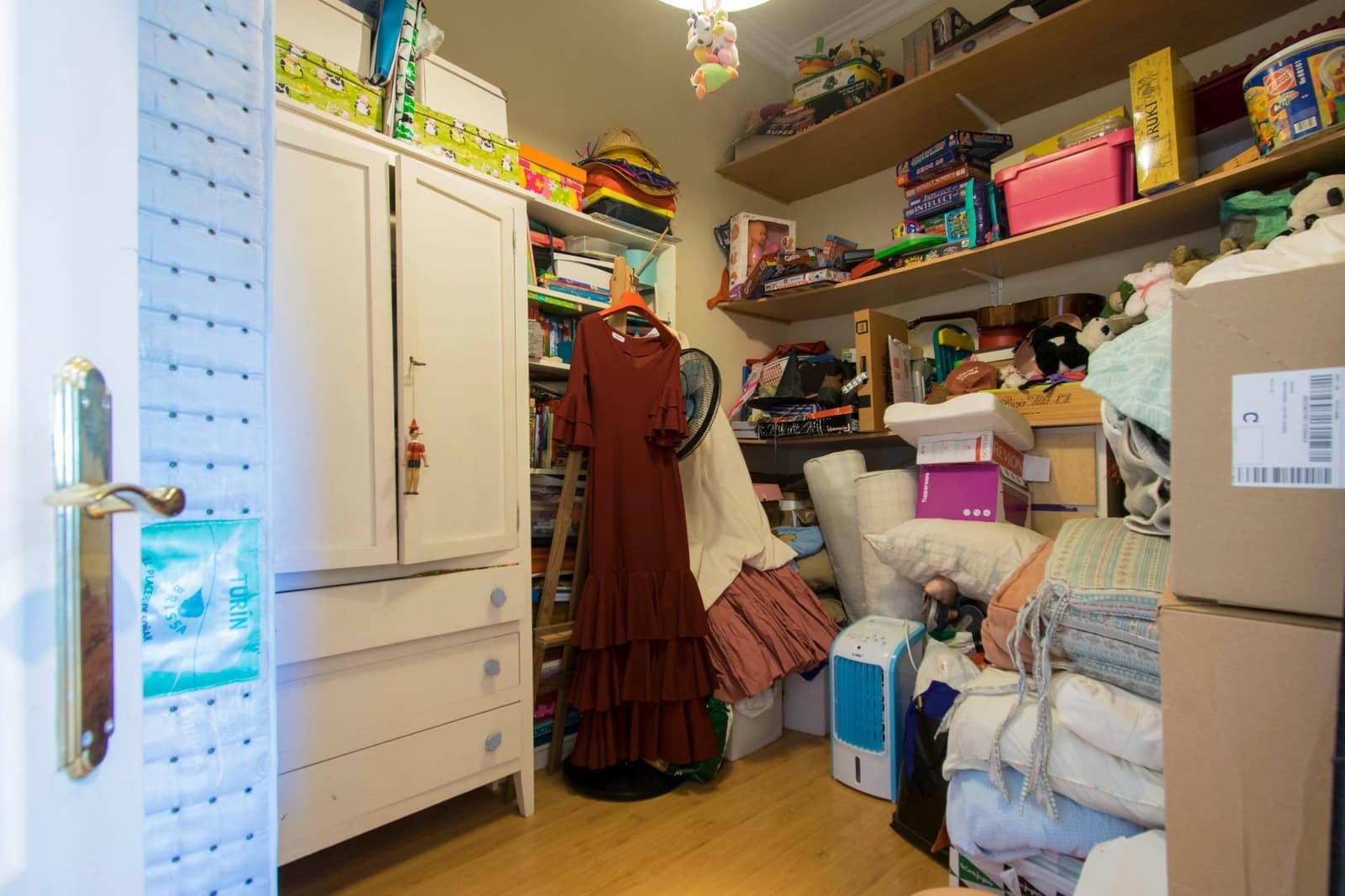 6 soveværelse Semi-Rækkehus til salg i Salteras med swimmingpool - € 319.000 (Ref: 8741600)