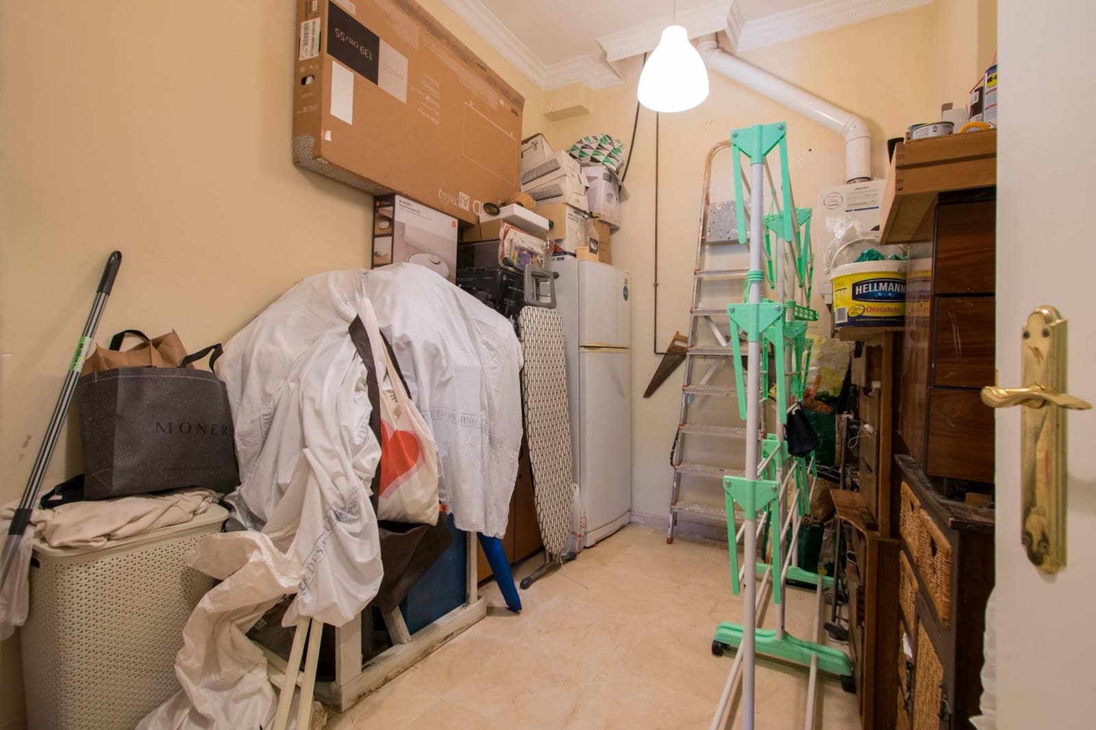 6 soveværelse Semi-Rækkehus til salg i Salteras med swimmingpool - € 319.000 (Ref: 8741600)