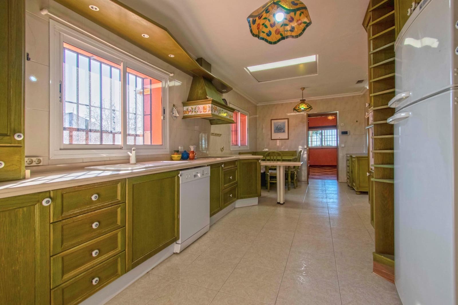 6 soveværelse Villa til salg i Espartinas med swimmingpool garage - € 750.000 (Ref: 8755730)