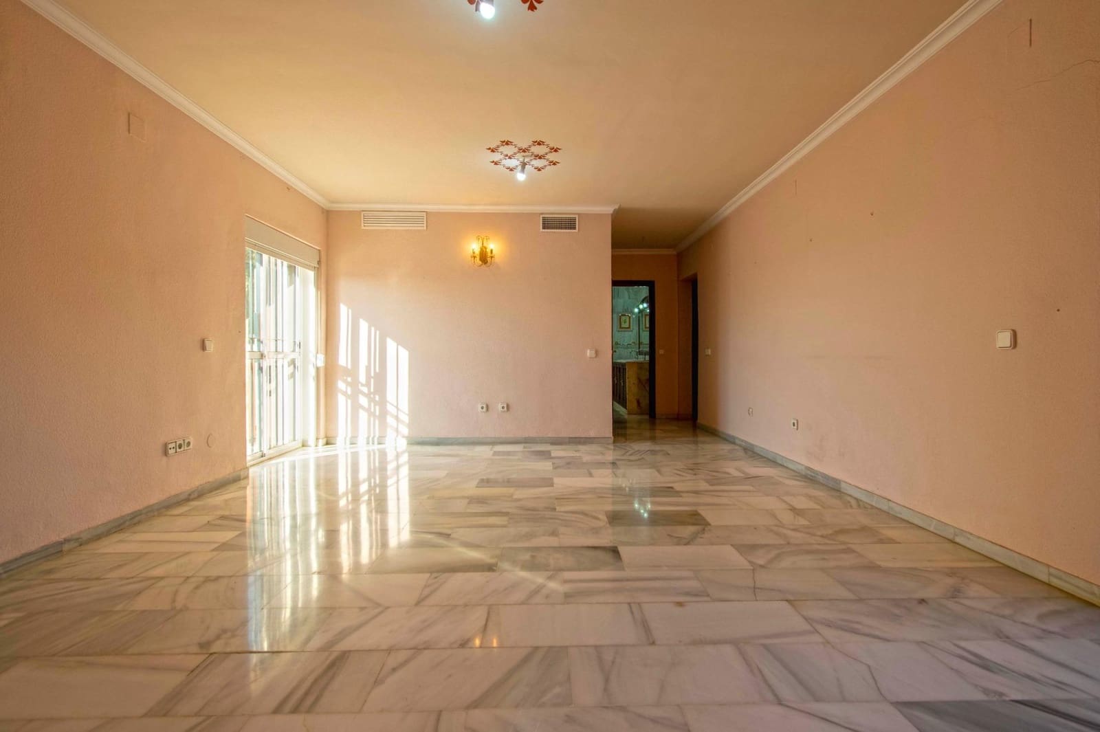 6 soveværelse Villa til salg i Espartinas med swimmingpool garage - € 750.000 (Ref: 8755730)