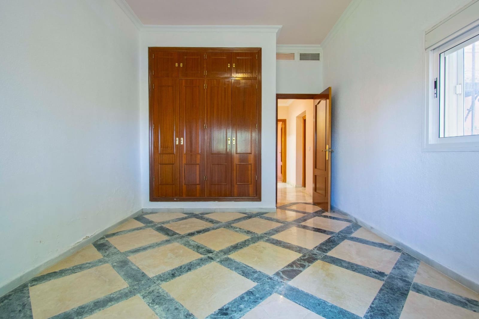 6 soveværelse Villa til salg i Espartinas med swimmingpool garage - € 750.000 (Ref: 8755730)