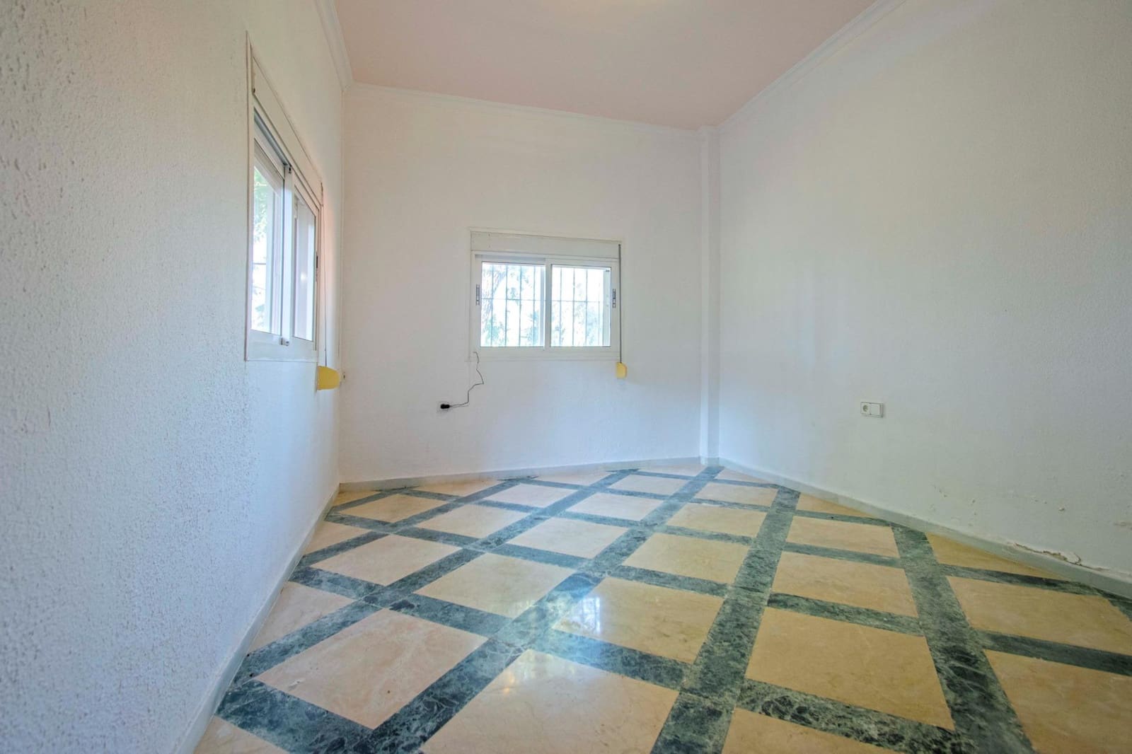 6 soveværelse Villa til salg i Espartinas med swimmingpool garage - € 750.000 (Ref: 8755730)