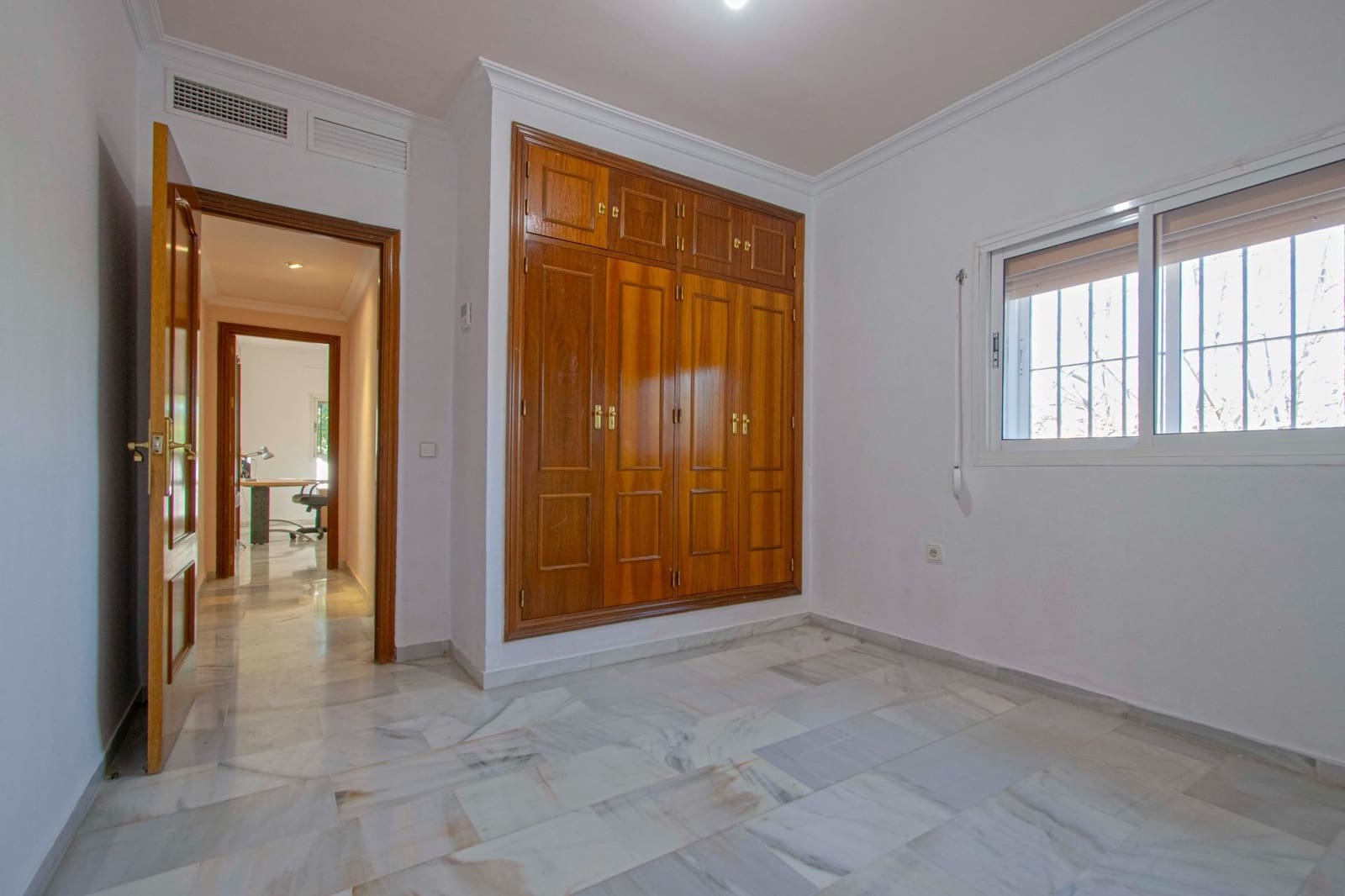 6 soveværelse Villa til salg i Espartinas med swimmingpool garage - € 750.000 (Ref: 8755730)