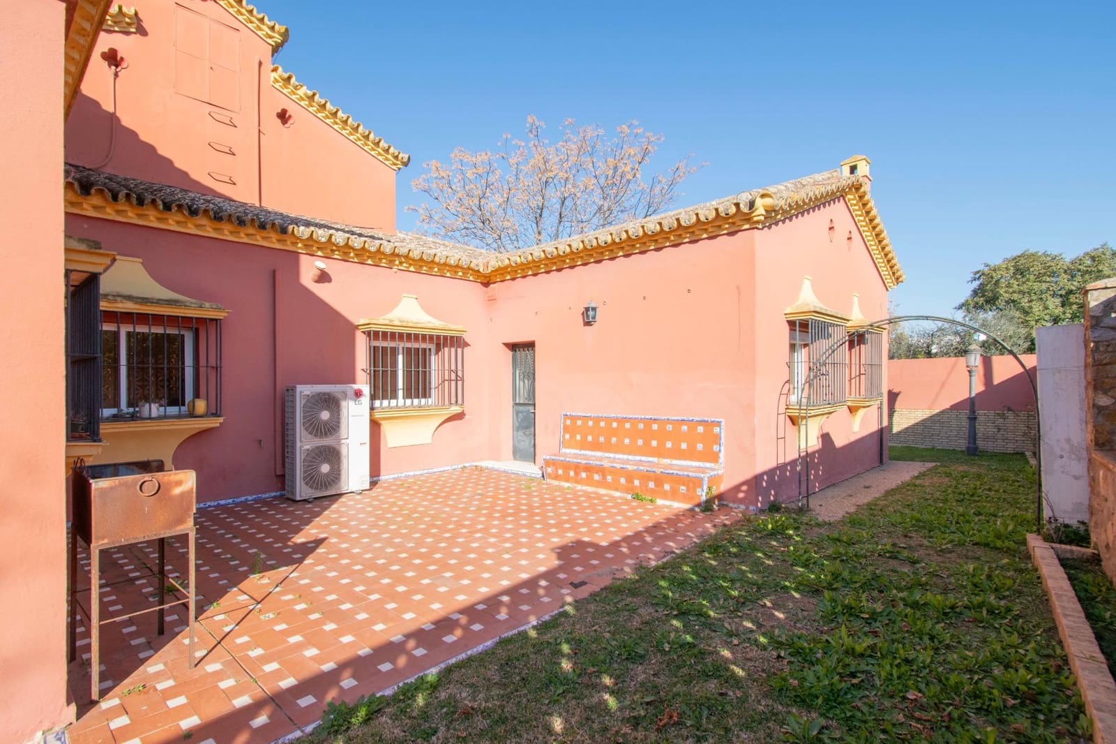 6 soveværelse Villa til salg i Espartinas med swimmingpool garage - € 750.000 (Ref: 8755730)