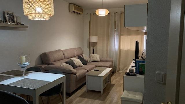 2 bedroom Flat for rent in Seville city with pool - € 800 (Ref: 8760204)