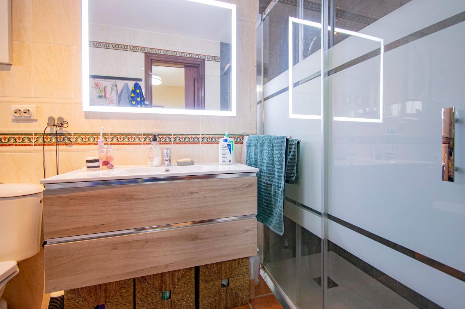 4 soveværelse Semi-Rækkehus til salg i Alcala de Guadaira med swimmingpool - € 398.000 (Ref: 8806257)