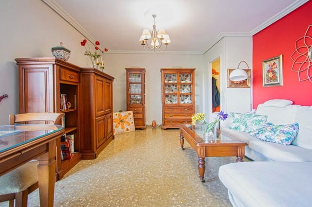 4 soverom Leilighet til salgs i Sevilla by med garasje - € 290 000 (Ref: 8834407)