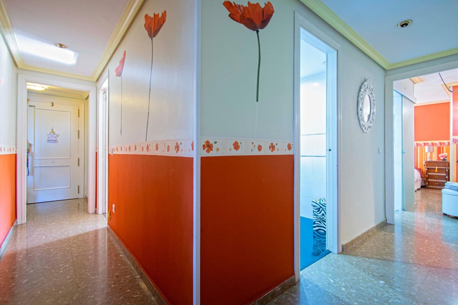 4 soveværelse Lejlighed til salg i Sevilla by med garage - € 290.000 (Ref: 8834407)