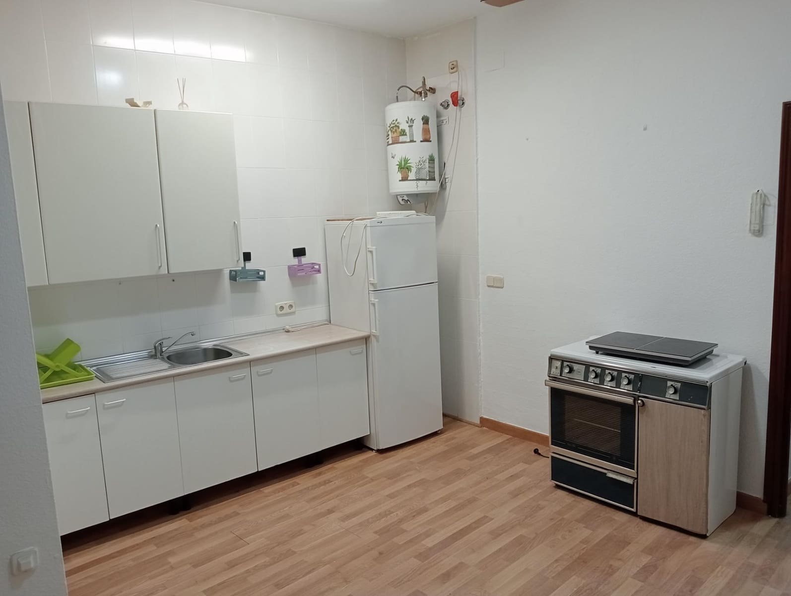1 quarto Apartamento para arrendar em Sevilha cidade - 680 € (Ref: 8838857)