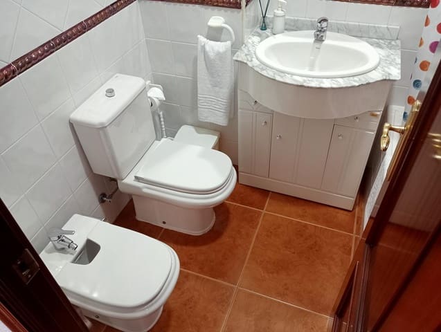 1 soveværelse Lejlighed til leje i Sevilla by - € 850 (Ref: 8838858)