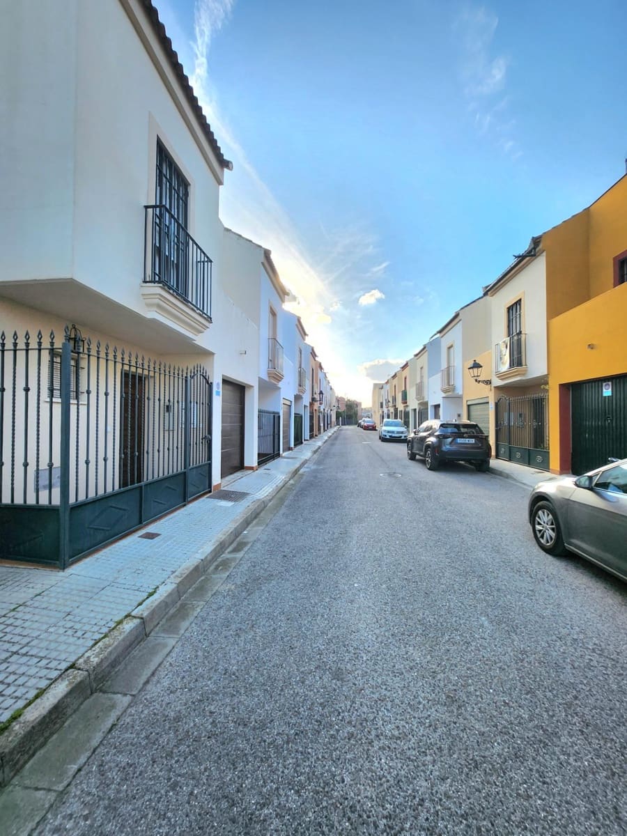 3 soveværelse Rækkehus til salg i Ecija med garage - € 240.000 (Ref: 8849297)