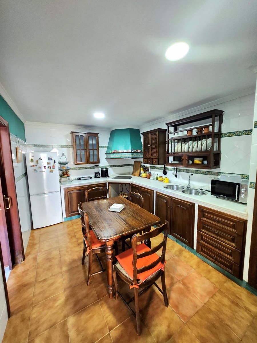 3 soveværelse Rækkehus til salg i Ecija med garage - € 240.000 (Ref: 8849297)