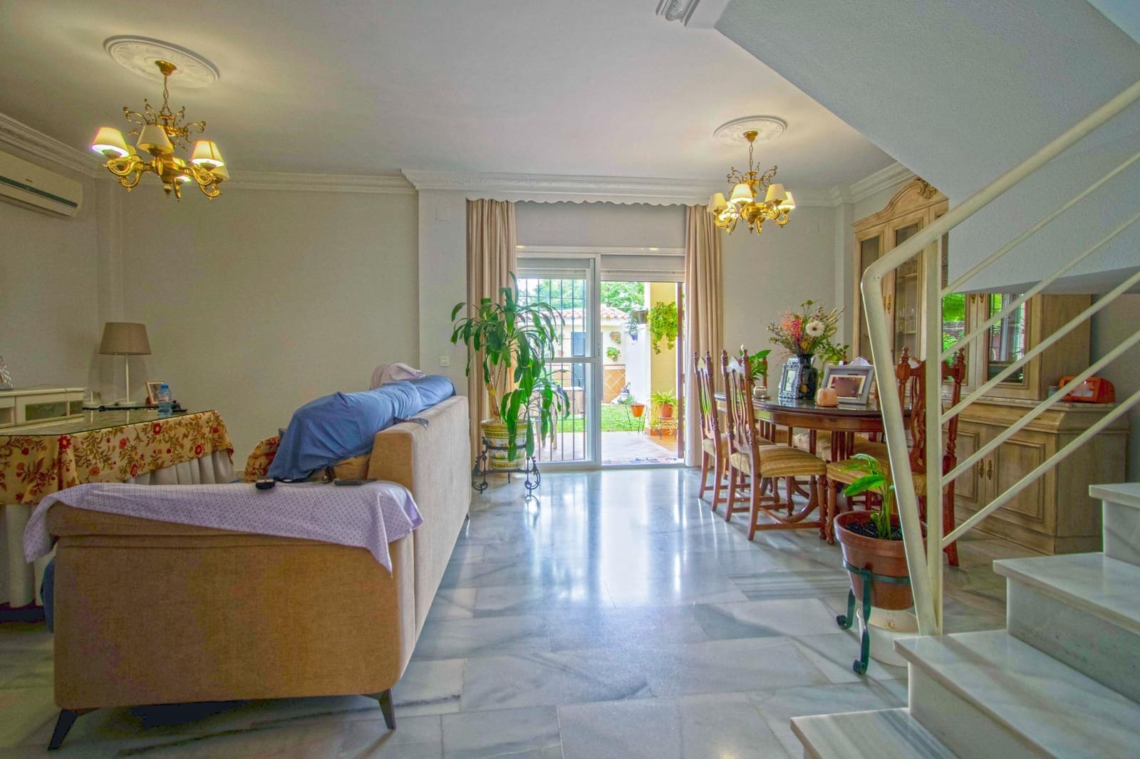 4 soveværelse Semi-Rækkehus til salg i Gelves - € 274.800 (Ref: 8851803)