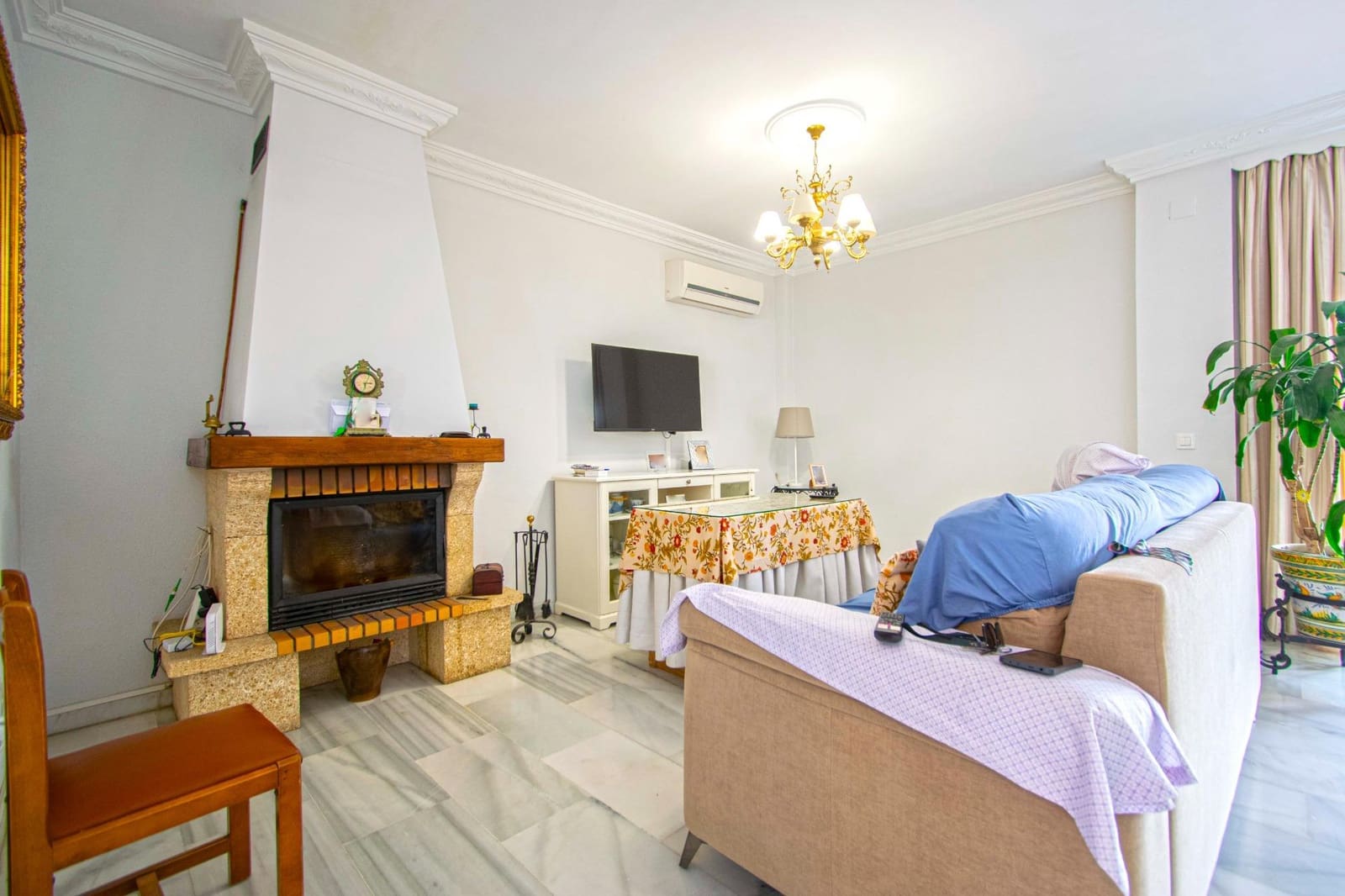 4 soveværelse Semi-Rækkehus til salg i Gelves - € 274.800 (Ref: 8851803)