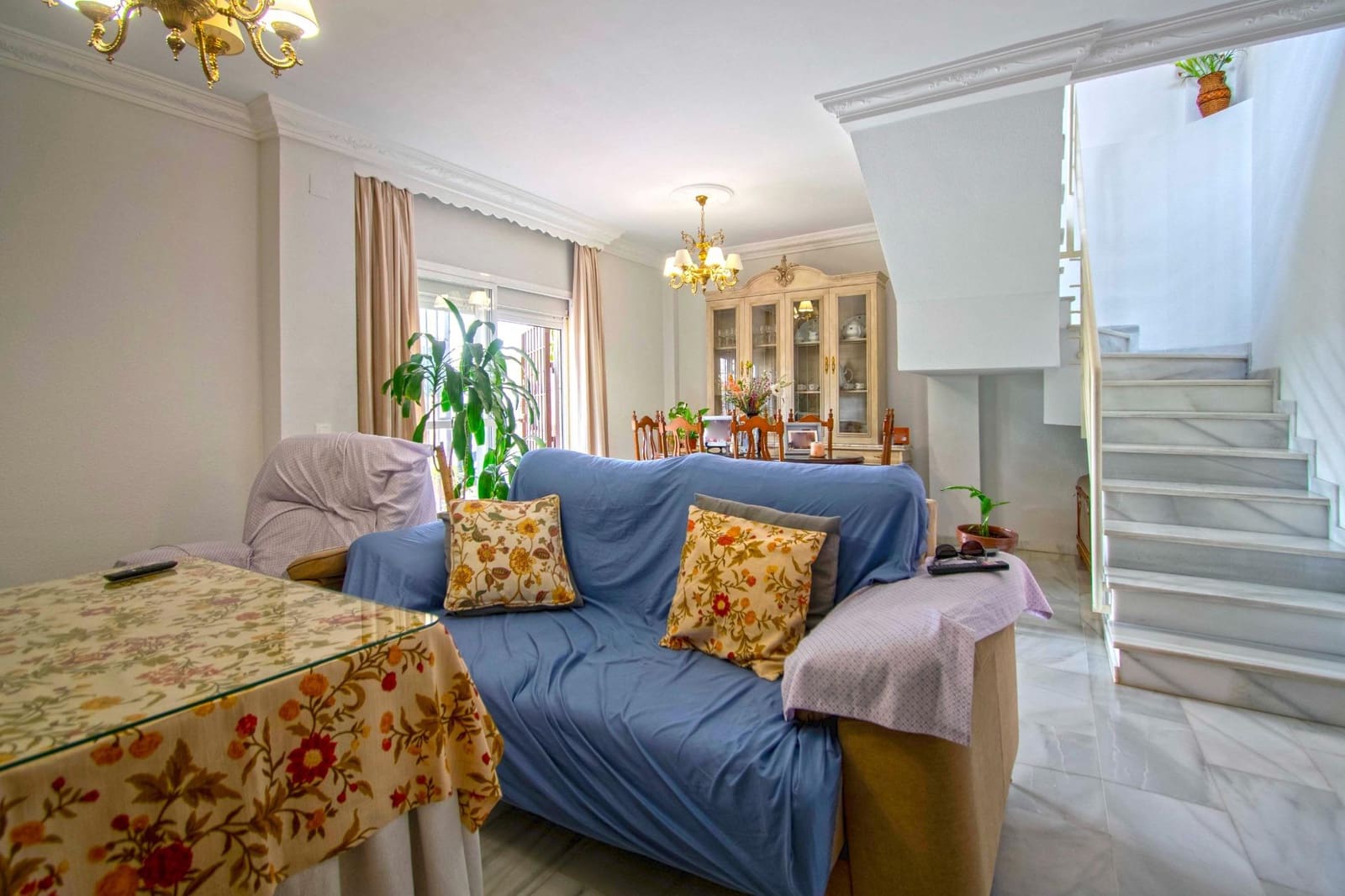 4 soveværelse Semi-Rækkehus til salg i Gelves - € 274.800 (Ref: 8851803)