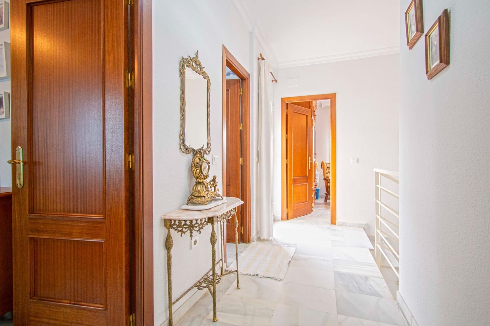 4 soveværelse Semi-Rækkehus til salg i Gelves - € 274.800 (Ref: 8851803)