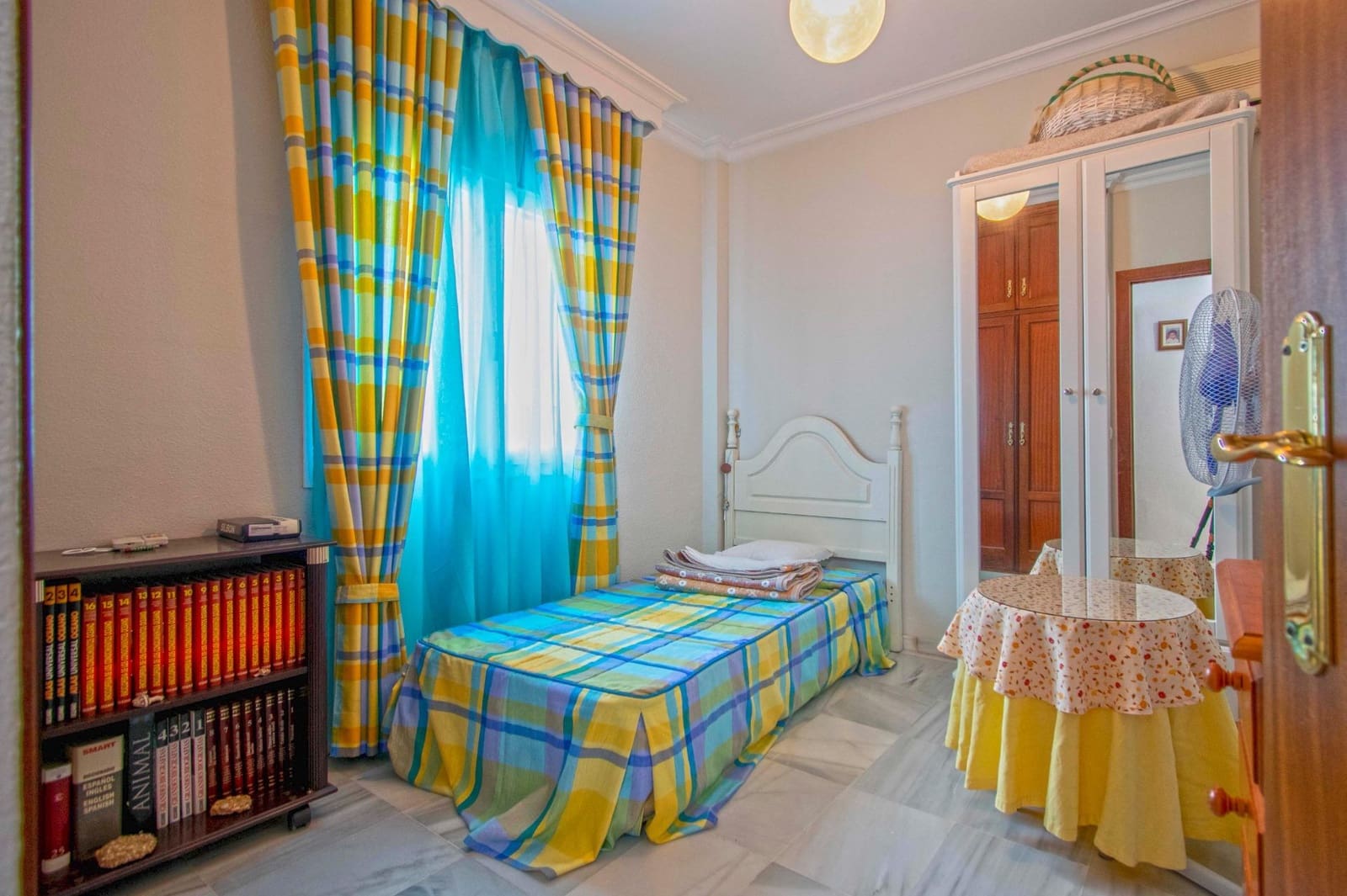 4 soveværelse Semi-Rækkehus til salg i Gelves - € 274.800 (Ref: 8851803)