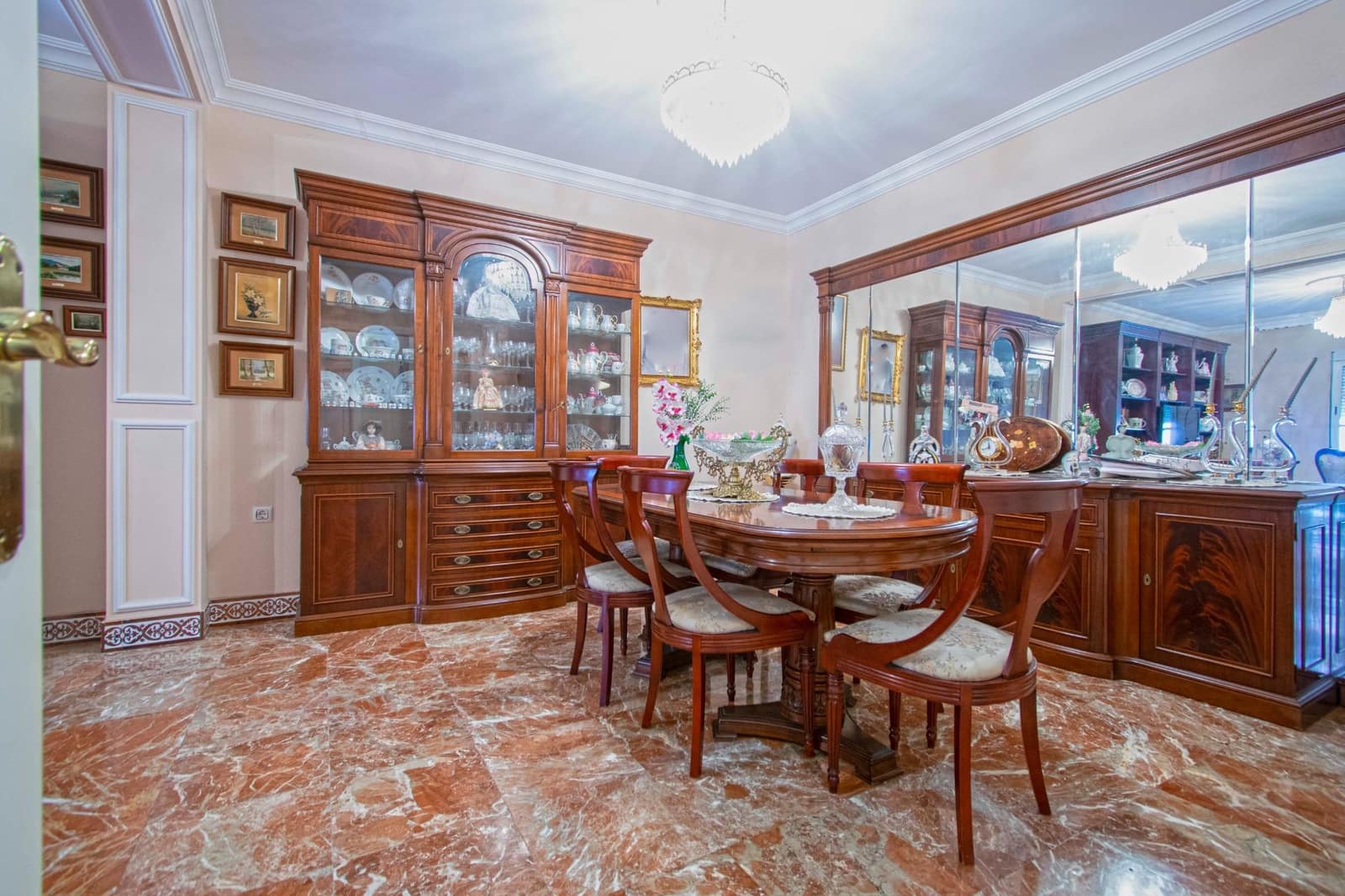 7 soveværelse Byhus til salg i Sevilla by - € 239.000 (Ref: 8854785)