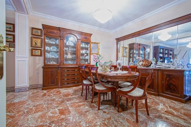 7 bedroom Townhouse for sale in Seville city - € 239,000 (Ref: 8854785)