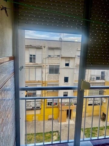 Piso de 3 habitaciones en Sevilla ciudad en venta - 69.000 € (Ref: 8862735)