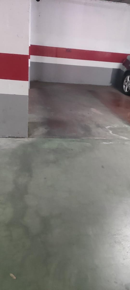 Garage til salg i Sevilla by - € 28.000 (Ref: 8862739)