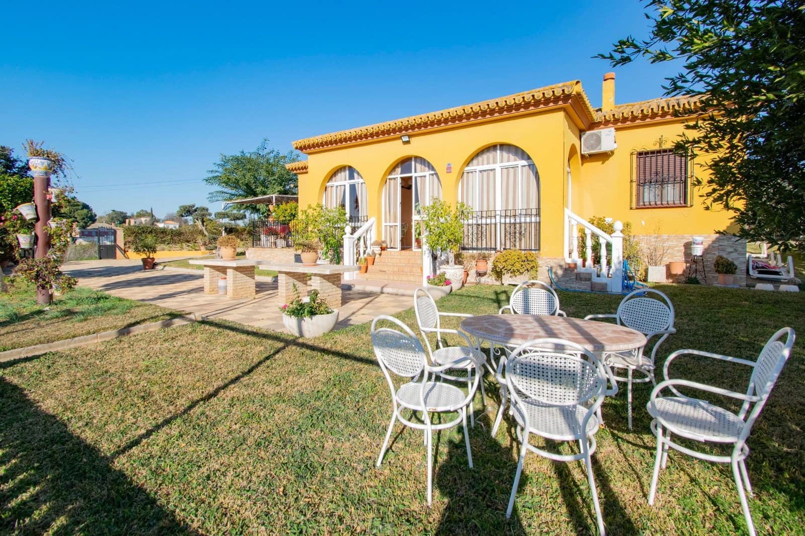 4 soverom Villa til salgs i Mairena del Alcor med svømmebasseng garasje - € 325 000 (Ref: 8884105)