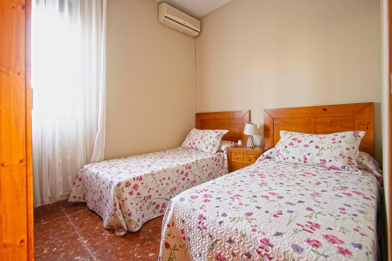 4 bedroom Villa for sale in Mairena del Alcor with pool garage - € 325,000 (Ref: 8884105)